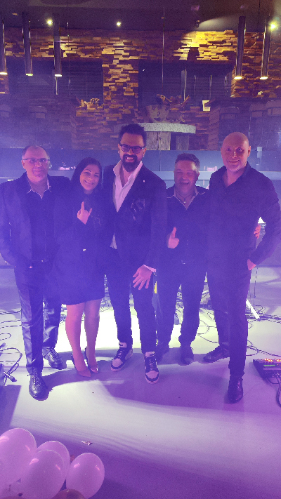 Skupina Nightlife - Nigthlife band in Petar Grašo na poslovni zabavi na Obali